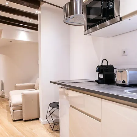 Apartment Cia - Des Abbesses Paris